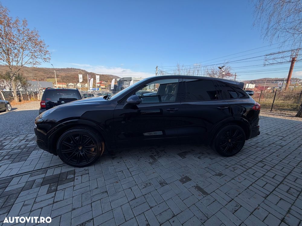 Porsche Cayenne 3.0 L - 29