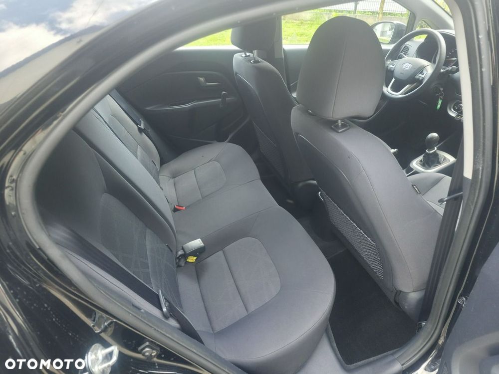 Kia Rio - 10