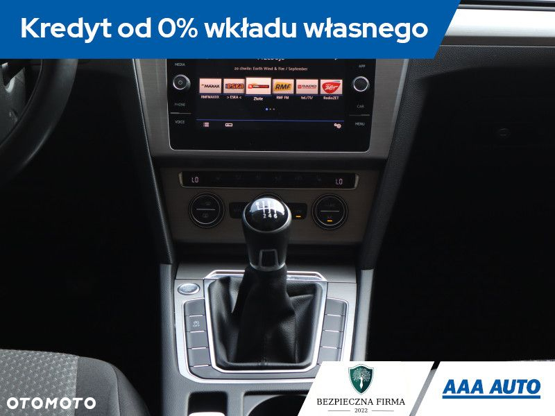 Volkswagen Passat - 13