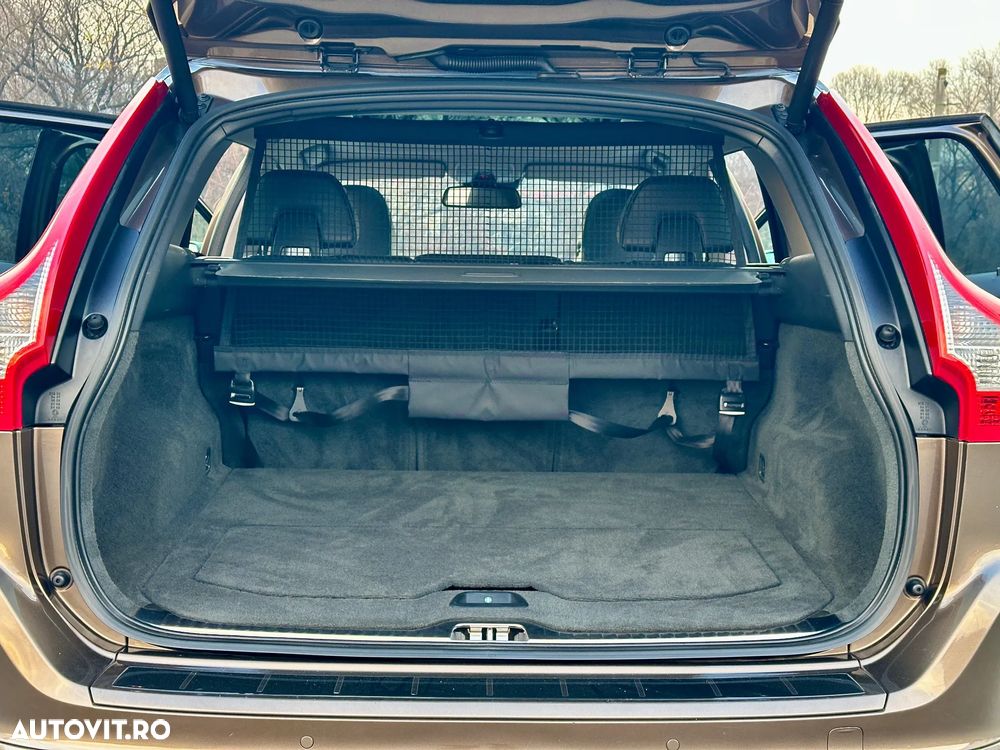 Volvo XC 60 D4 Geartronic Ocean Race - 28