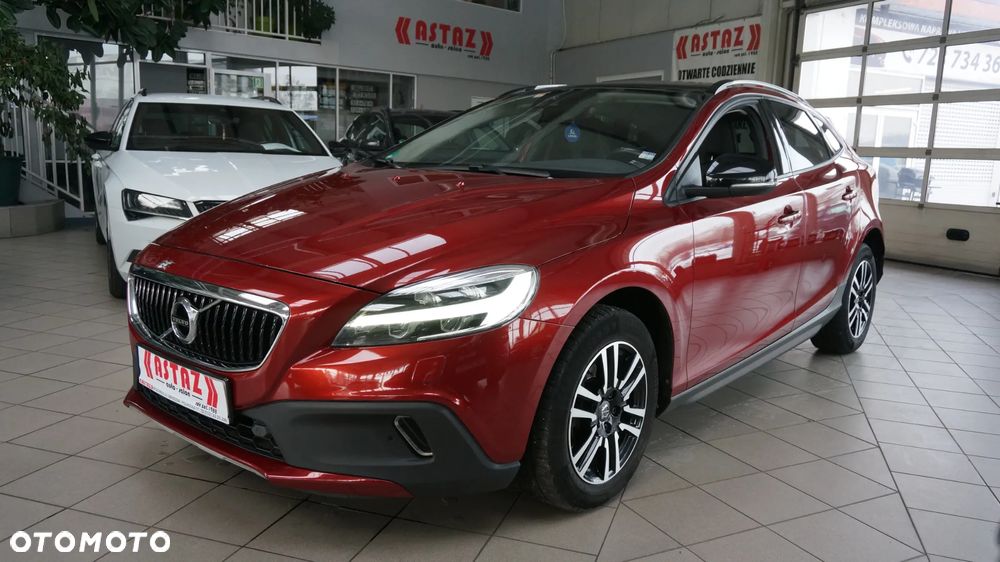 Volvo V40 Cross Country D3 Drive-E SCR Momentum - 11