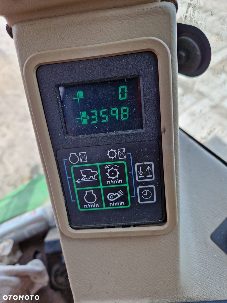 John Deere 2266 HillMaster - 8