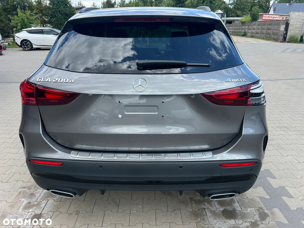Mercedes-Benz GLA - 6