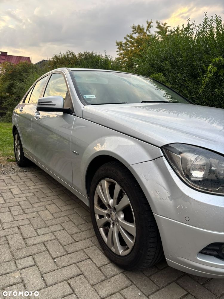 Mercedes-Benz Klasa C 180 CGI Automatik BlueEFFICIENCY - 2