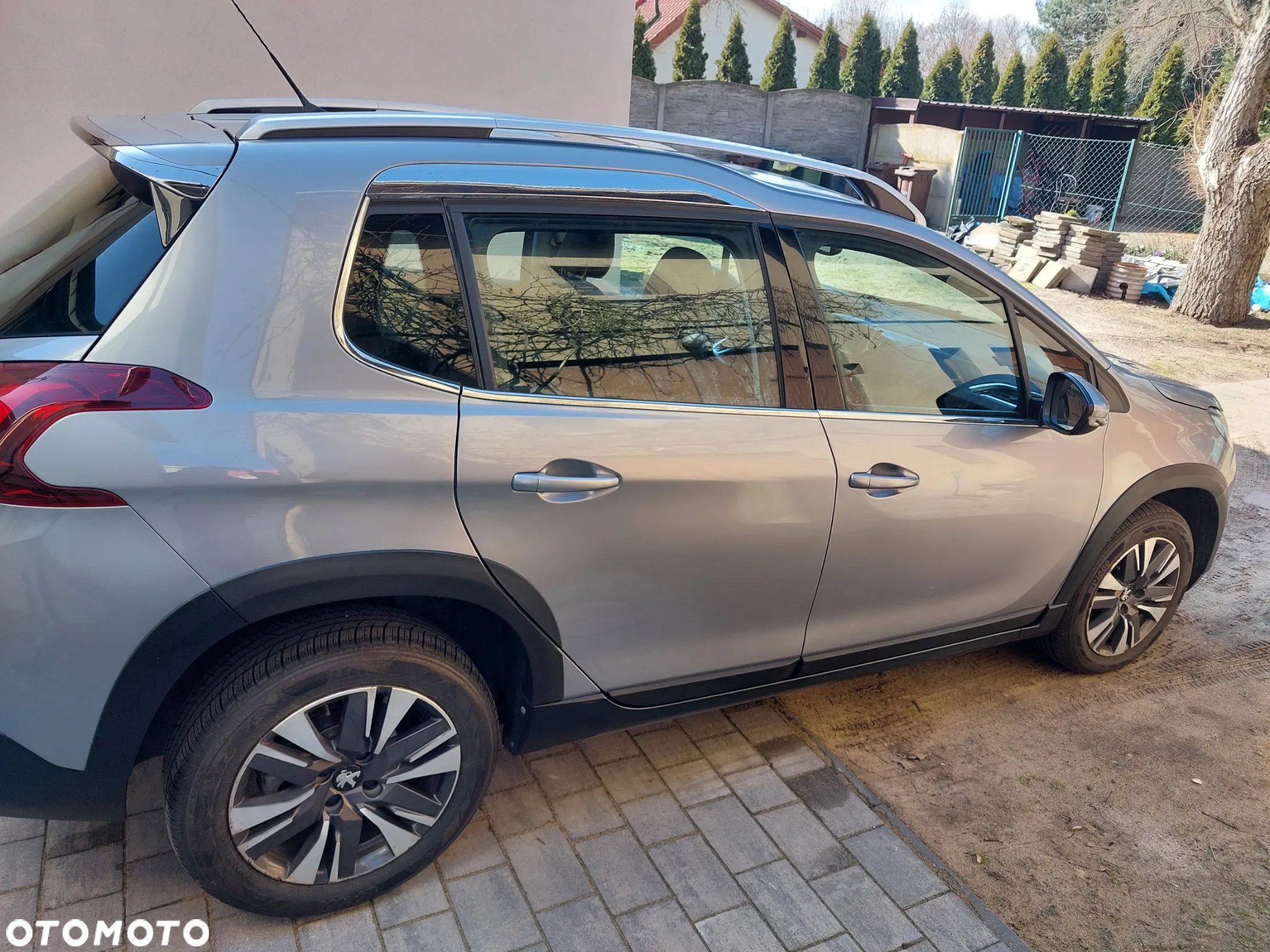 Peugeot 2008 - 15
