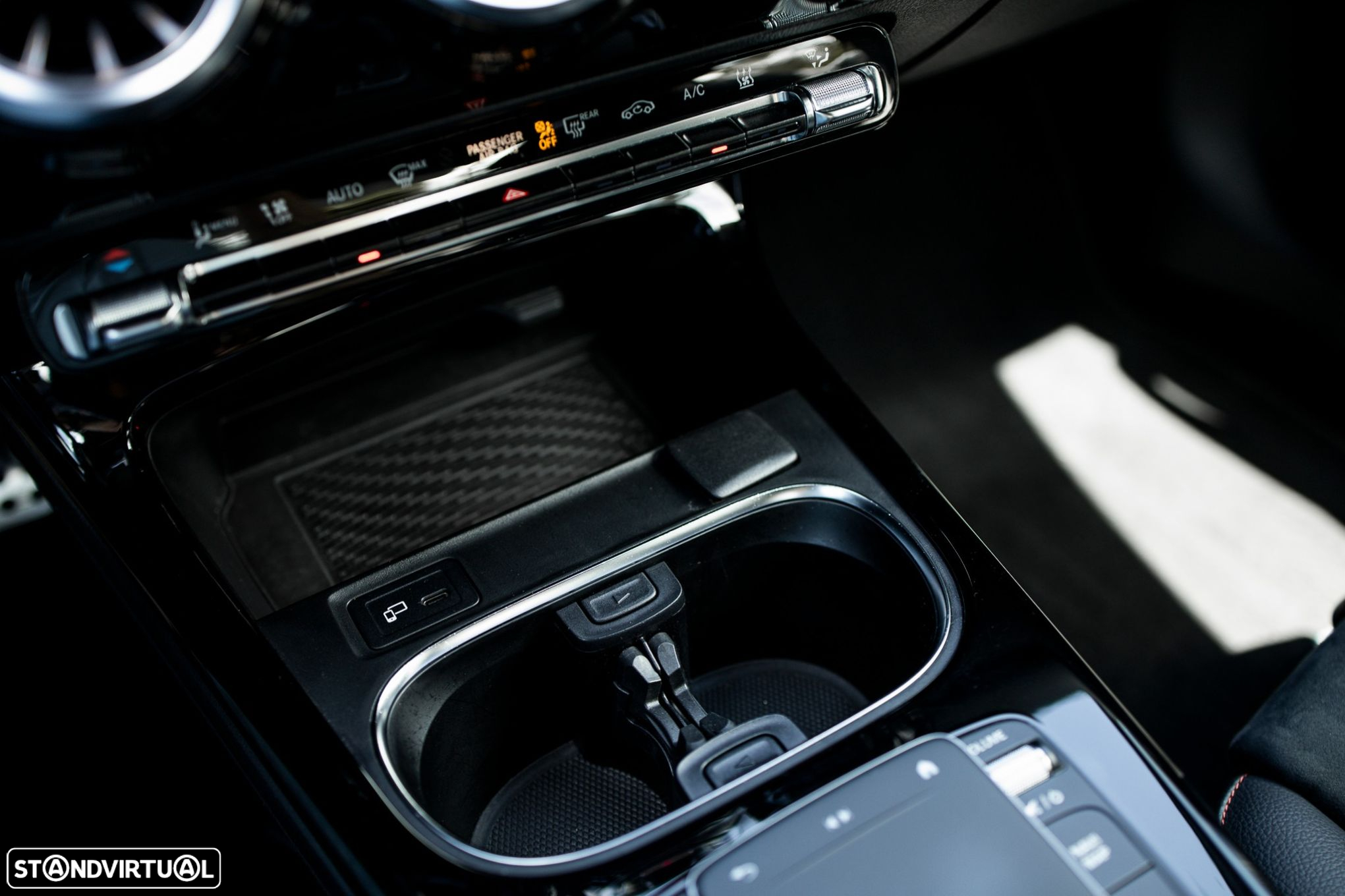 Mercedes-Benz A 250 Limousine e AMG Line - 27