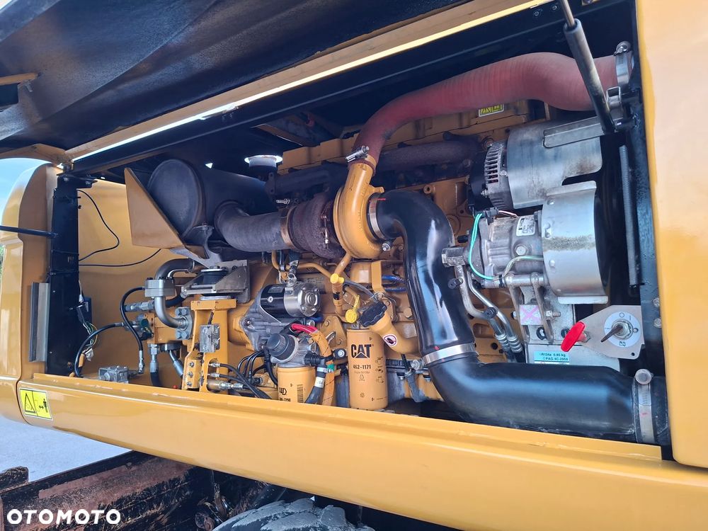 Caterpillar CAT M 322 D - 27