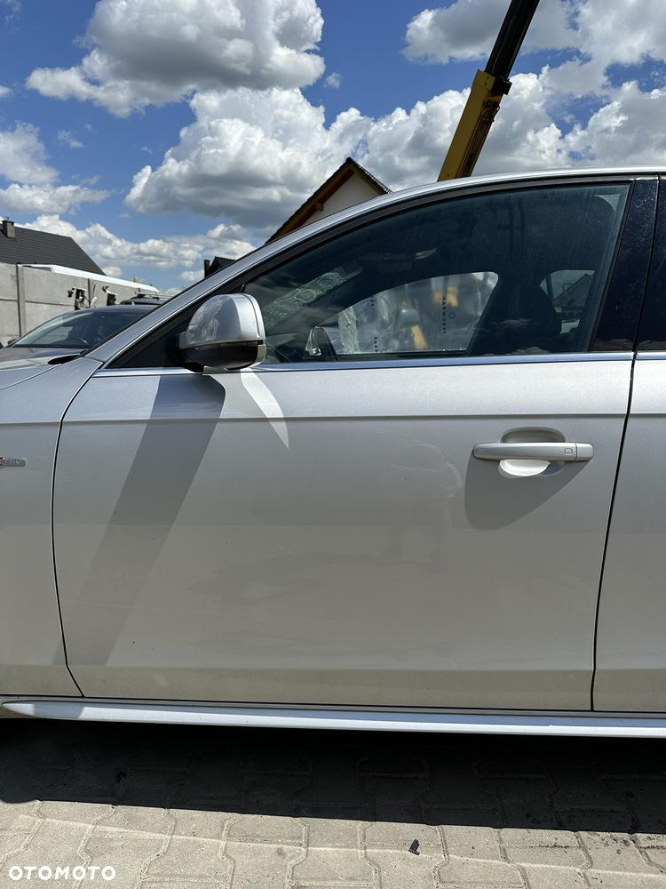 Drzwi przednie L P AUDI A4 2011