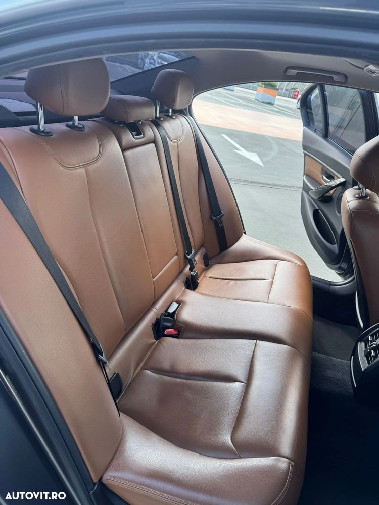 BMW Seria 3 320d Aut. - 10