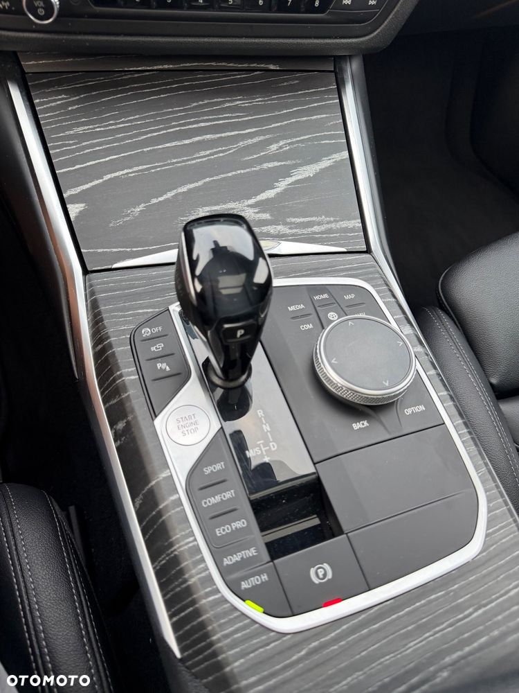 BMW Seria 3 320d xDrive Luxury Line sport - 15