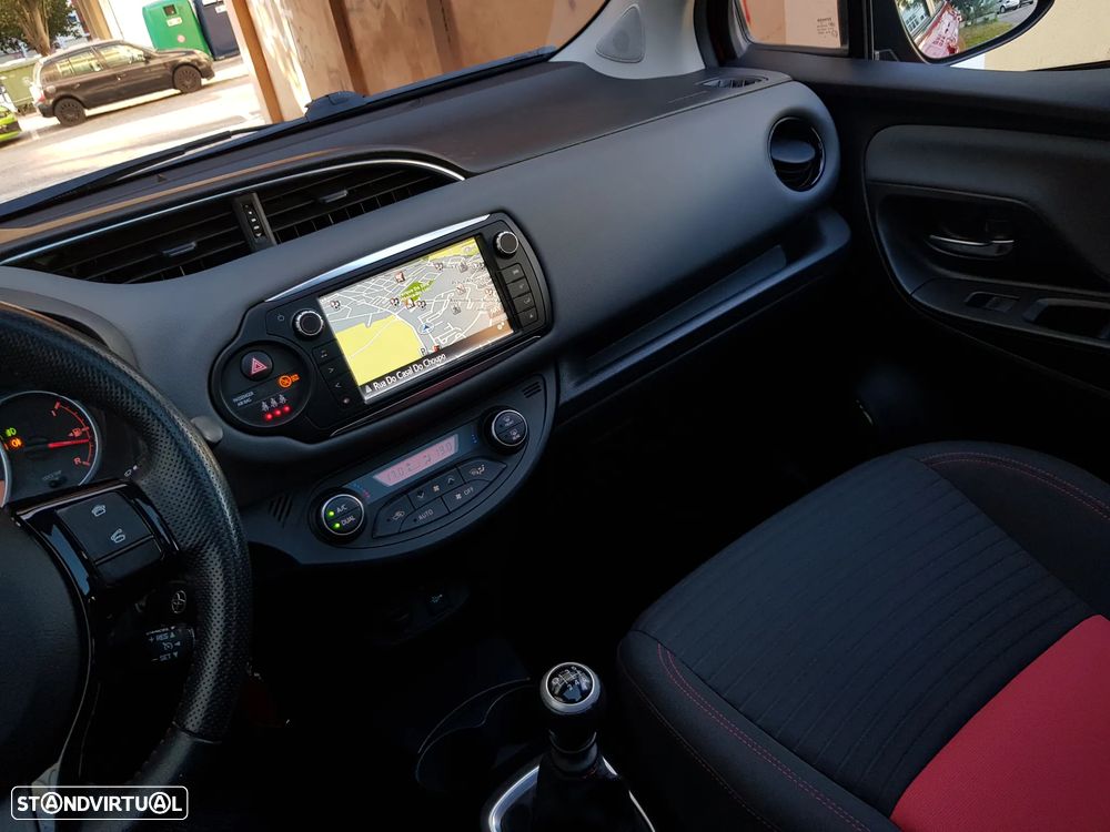 Toyota Yaris 1.4 D-4D Sport+P.Techno +T.Panoramico - 49