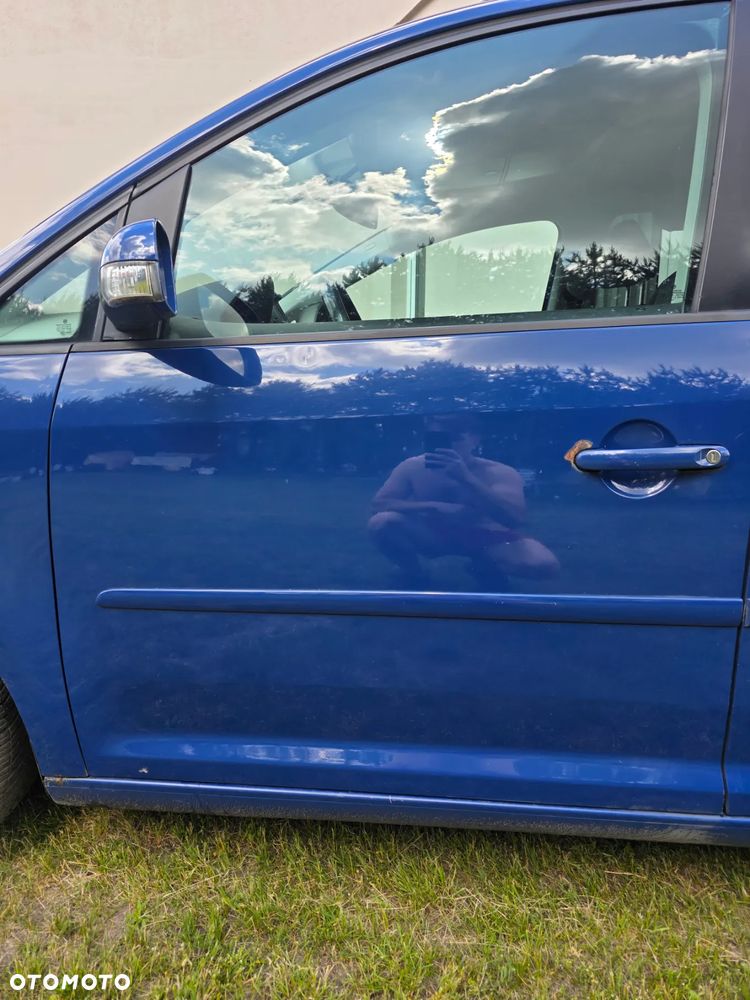 Volkswagen Touran 1.9 TDI Highline - 11