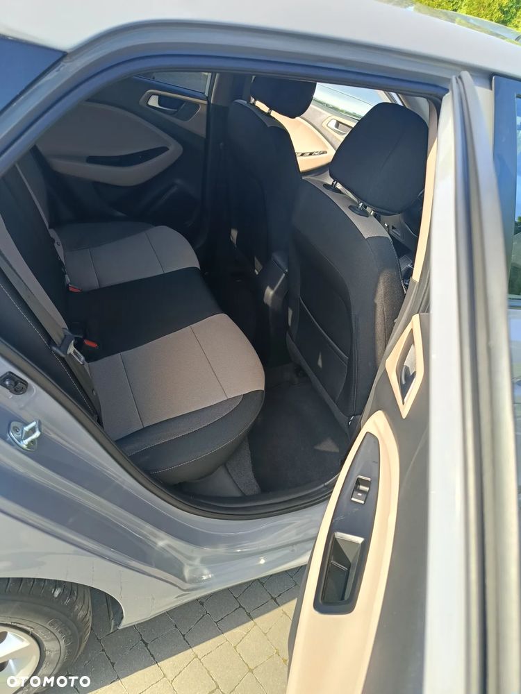 Hyundai i20 1.1 CRDi YES Gold - 10