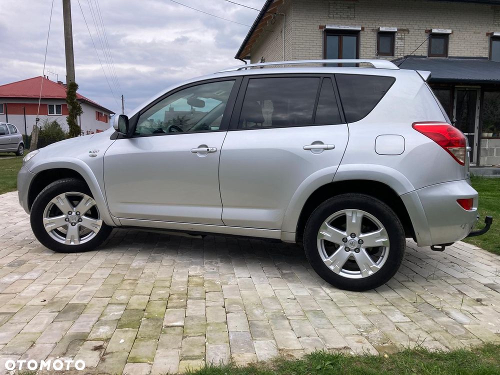 Toyota RAV4 - 5