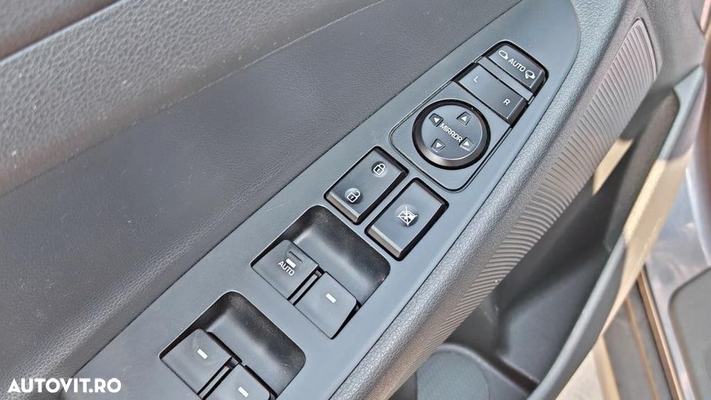 Hyundai Tucson blue 1.7 CRDi 2WD Style - 23