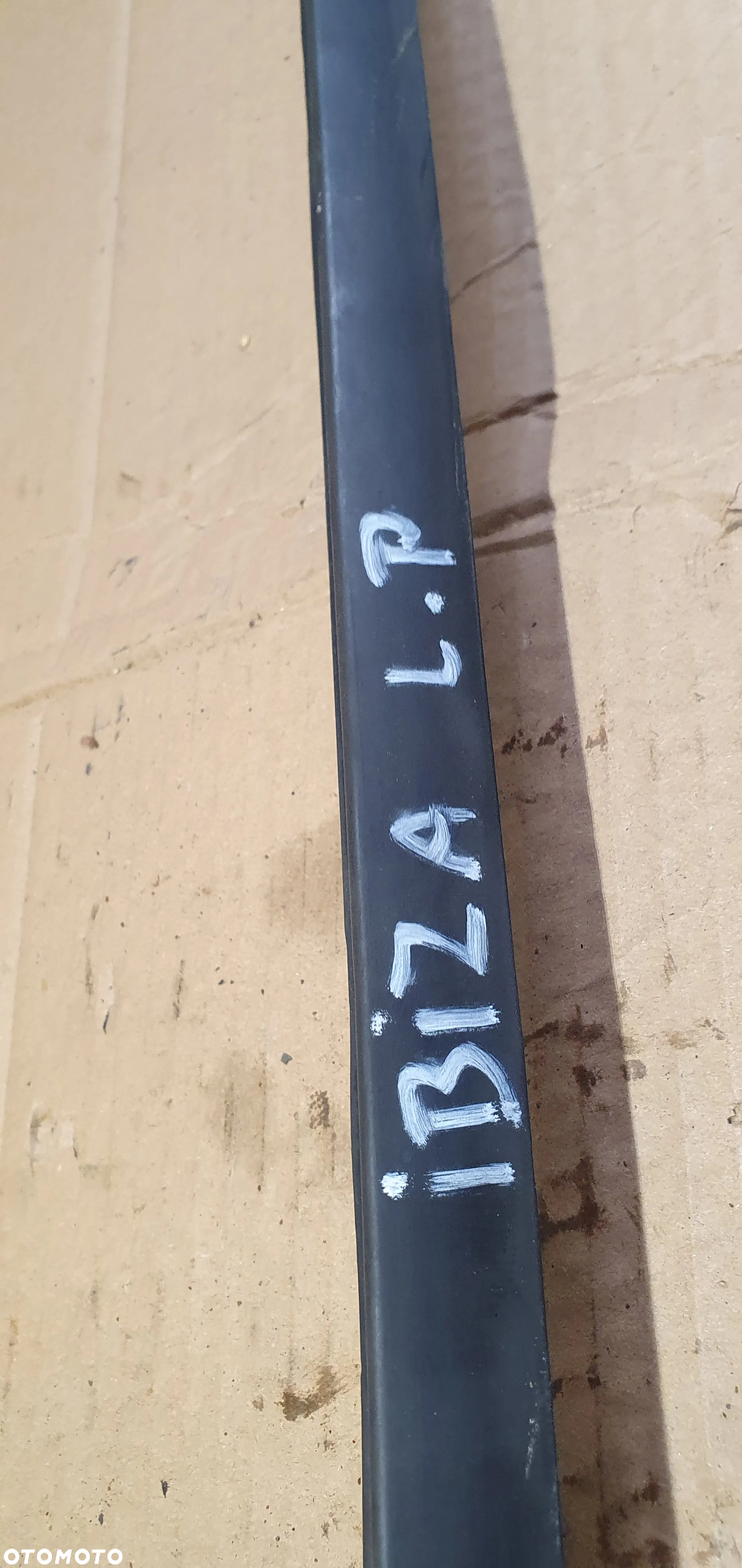 Listwa szyby czołowej lewy przód Seat Ibiza IV 6J0854319 - 6