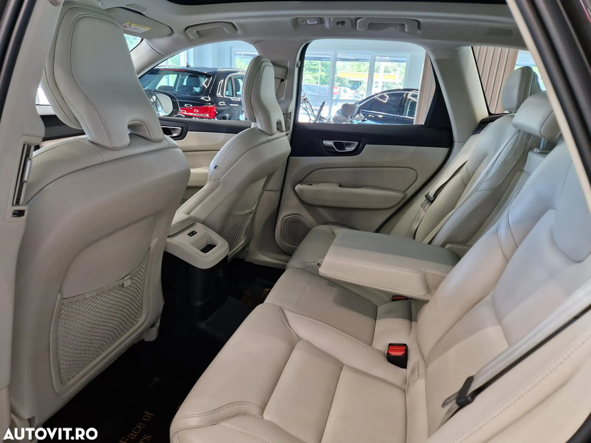 Volvo XC 60 T6 AWD Recharge Geartronic Inscription - 24