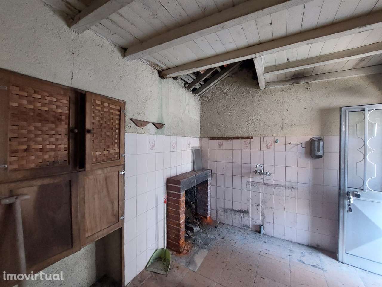 Moradia para Restaurar T2+2 Venda em Nespereira,Gouveia - Grande imagem: 2/11