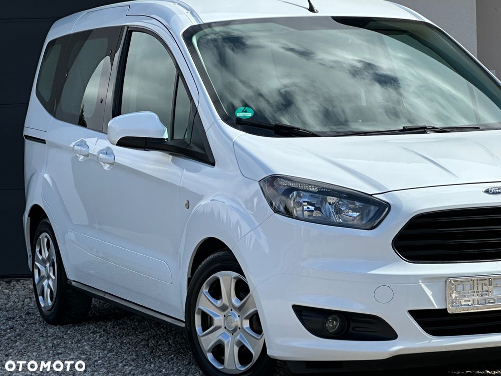 Ford Tourneo Courier 1.5 TDCi S&S Ambiente - 2