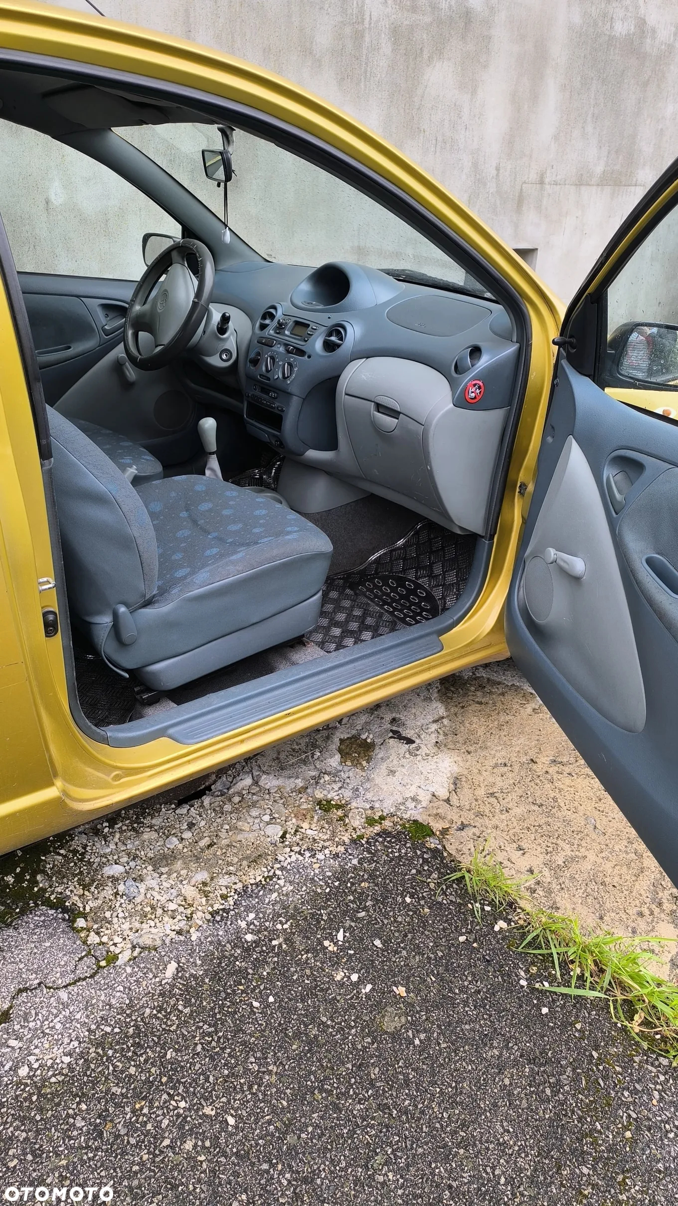 Toyota Yaris 1.0 Base - 10