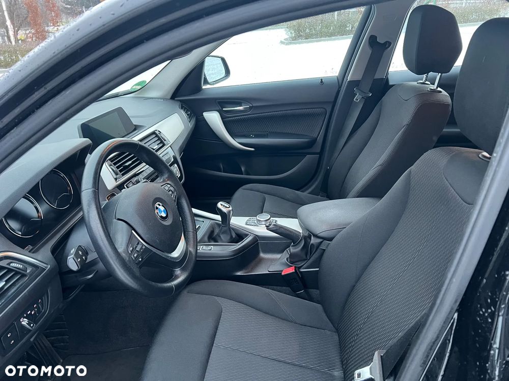 BMW Seria 1 120i - 16
