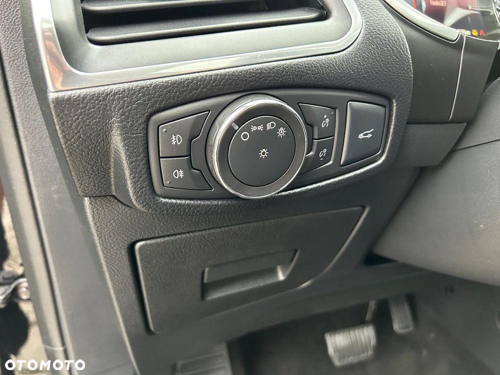 Ford S-Max 2.0 TDCi Titanium PowerShift - 34