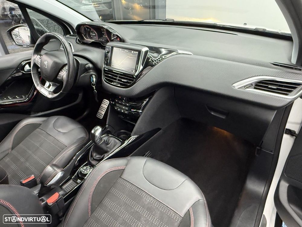 Peugeot 2008 1.2 PureTech GT Line - 15