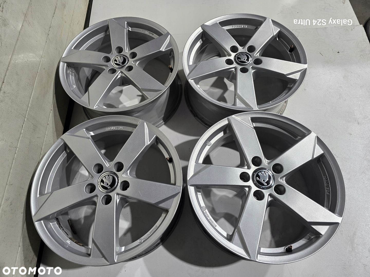 SKODA SUPERB III II OCTAVIA II III IV YETI KAROQ KODIAQ 17 ET38 5x112 - 2