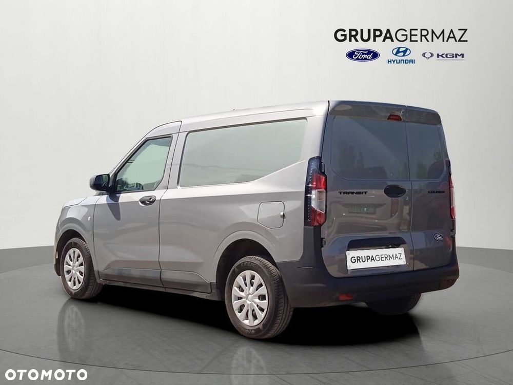 Ford Transit Courier - 9