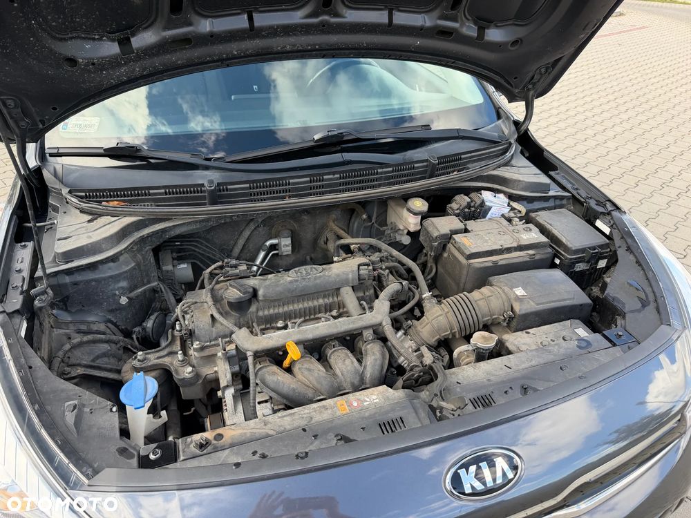 Kia Rio 1.4 L - 11