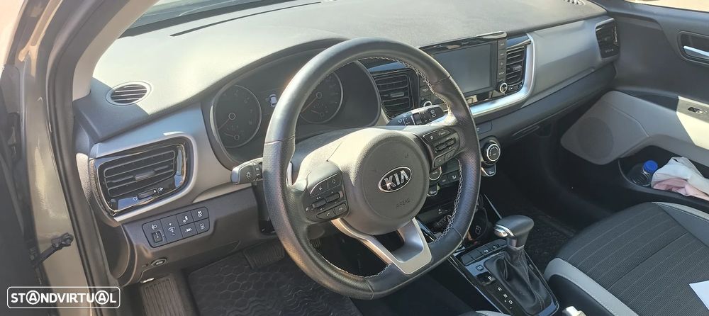 Kia Stonic - 5