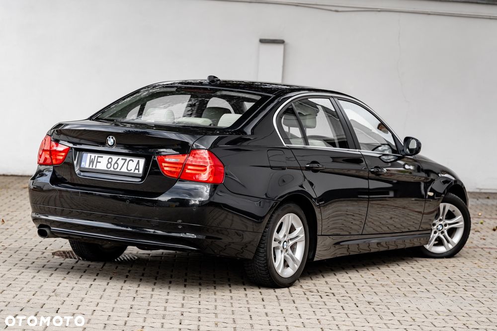 BMW Seria 3 318i - 8
