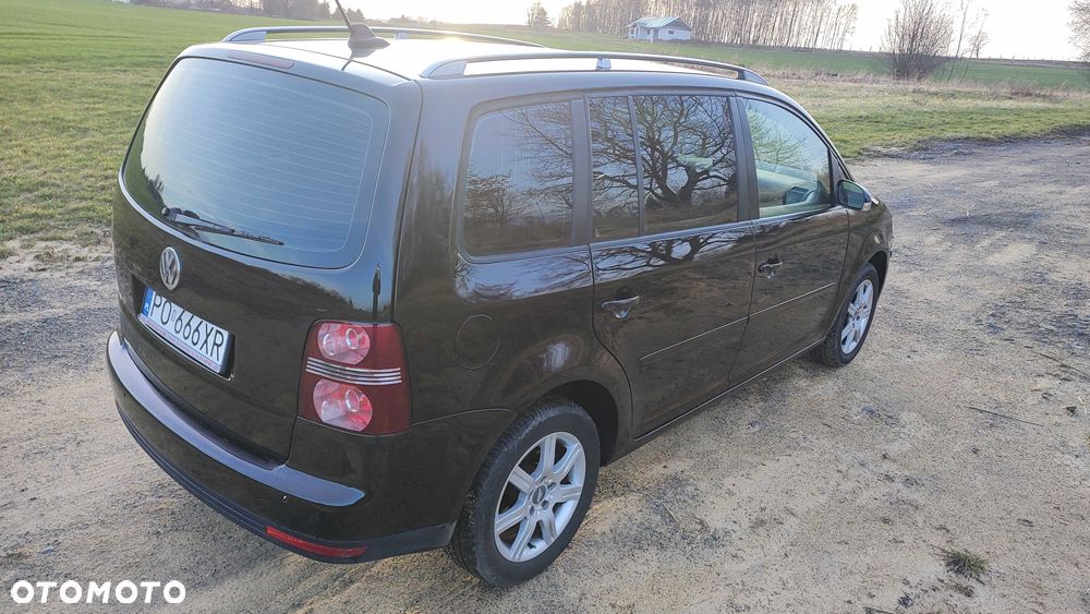 Volkswagen Touran - 2
