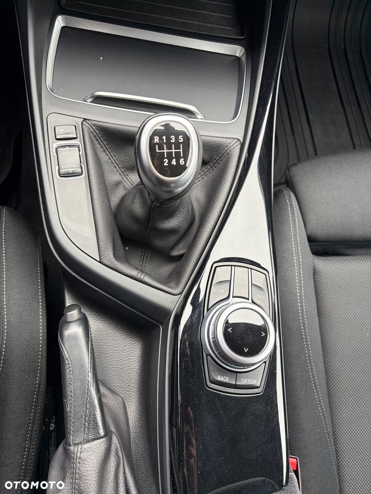 BMW Seria 1 118i Sport Line Shadow - 24