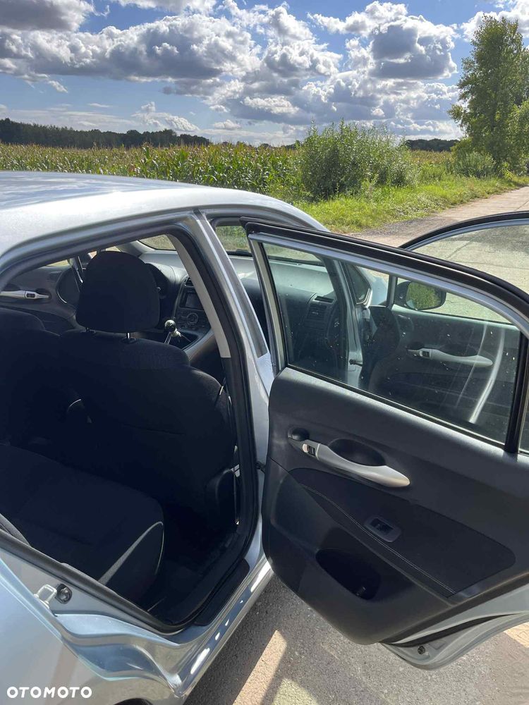Toyota Auris 2.0 D-4D Sol - 16