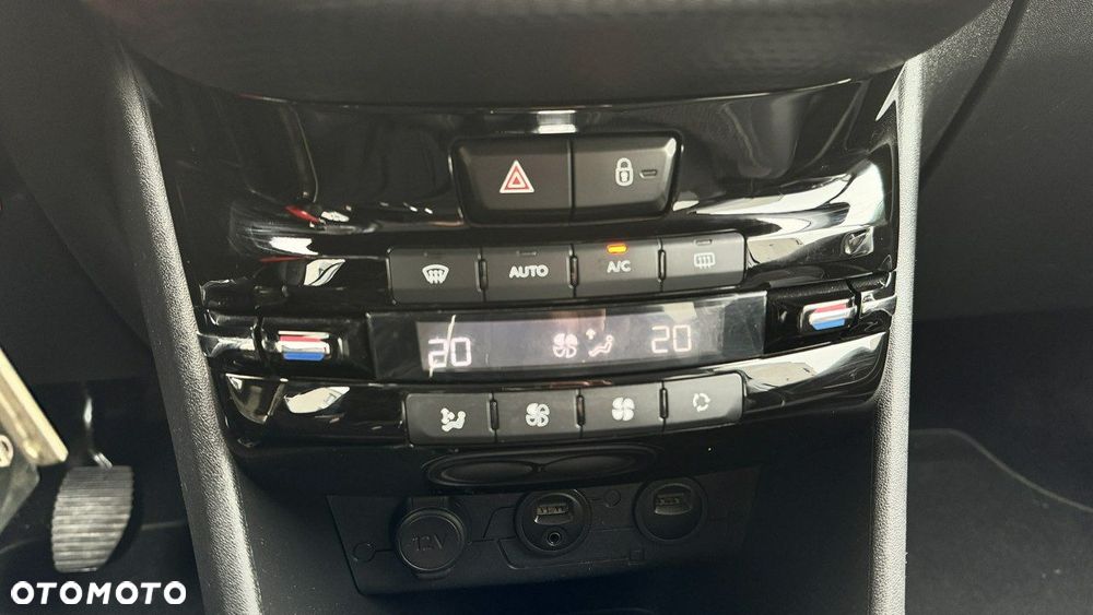 Peugeot 2008 - 13