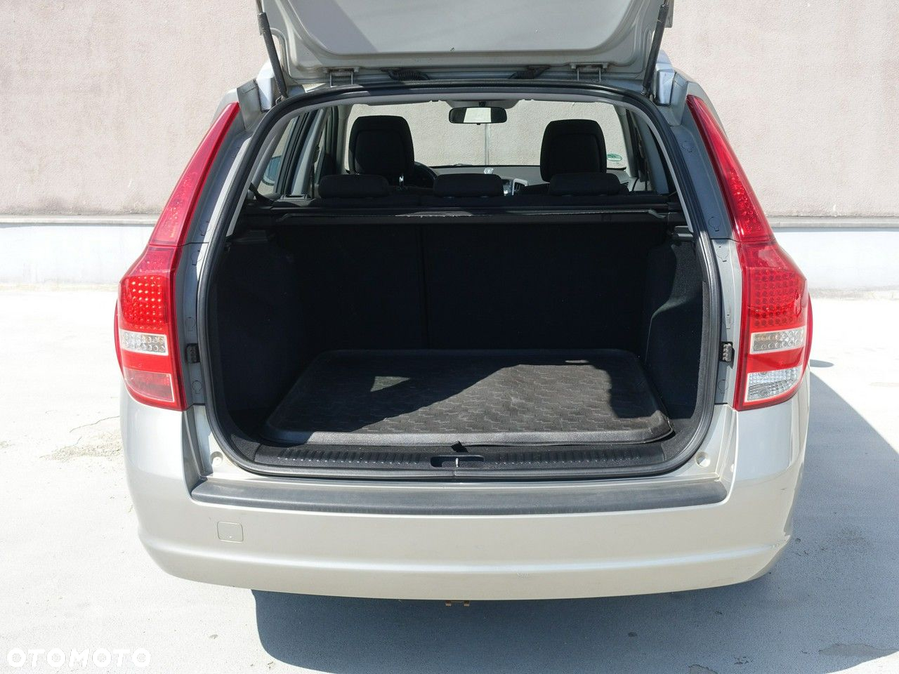 Kia Ceed 1.6 CVVT ISG Spirit - 24