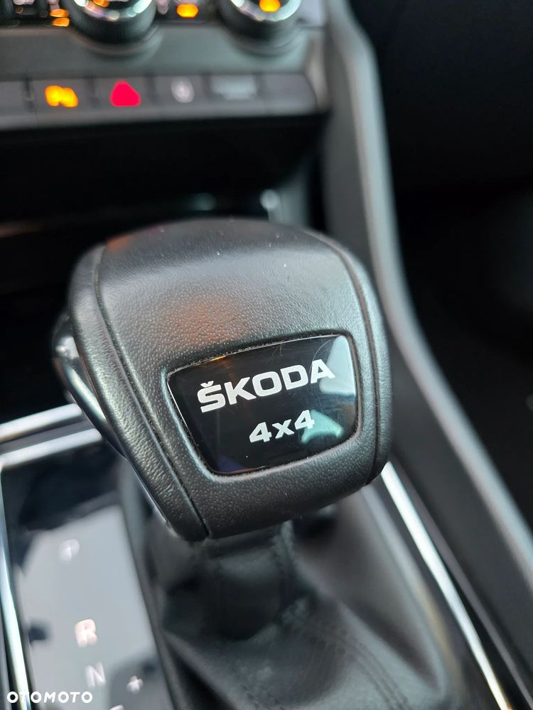 Skoda Karoq 2.0 TDI SCR 4x4 DSG Style - 24