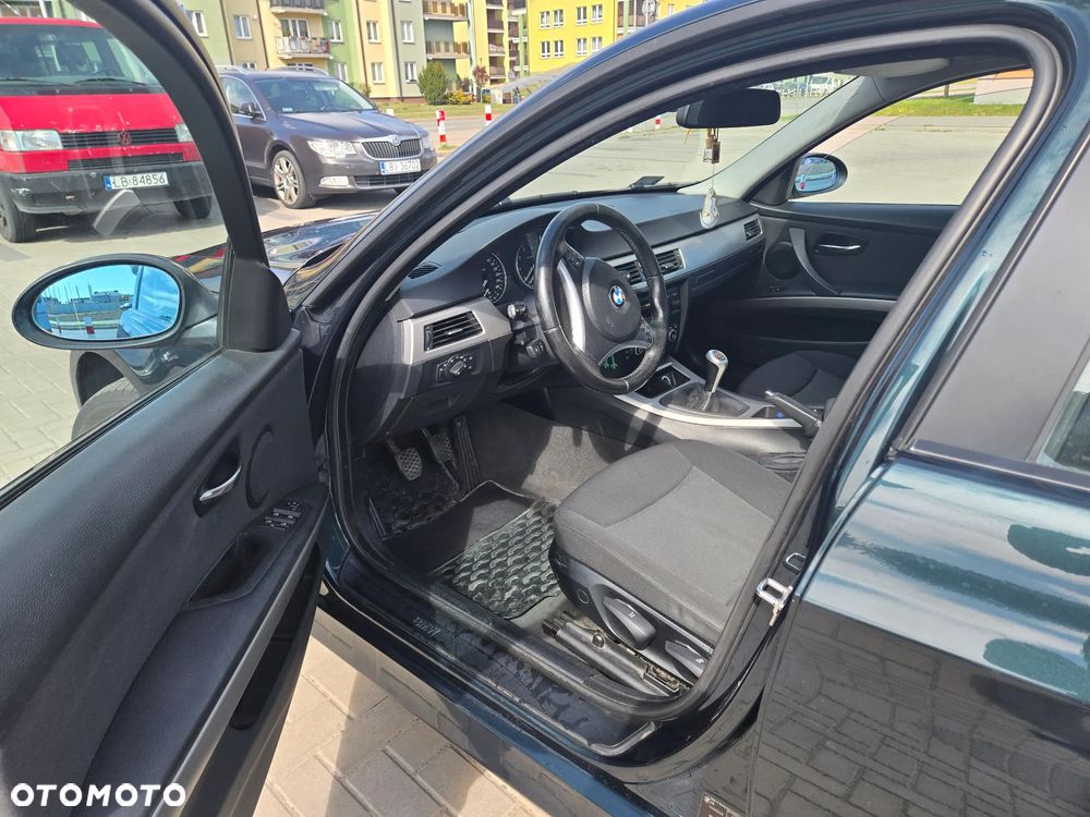 BMW Seria 3 318i - 6