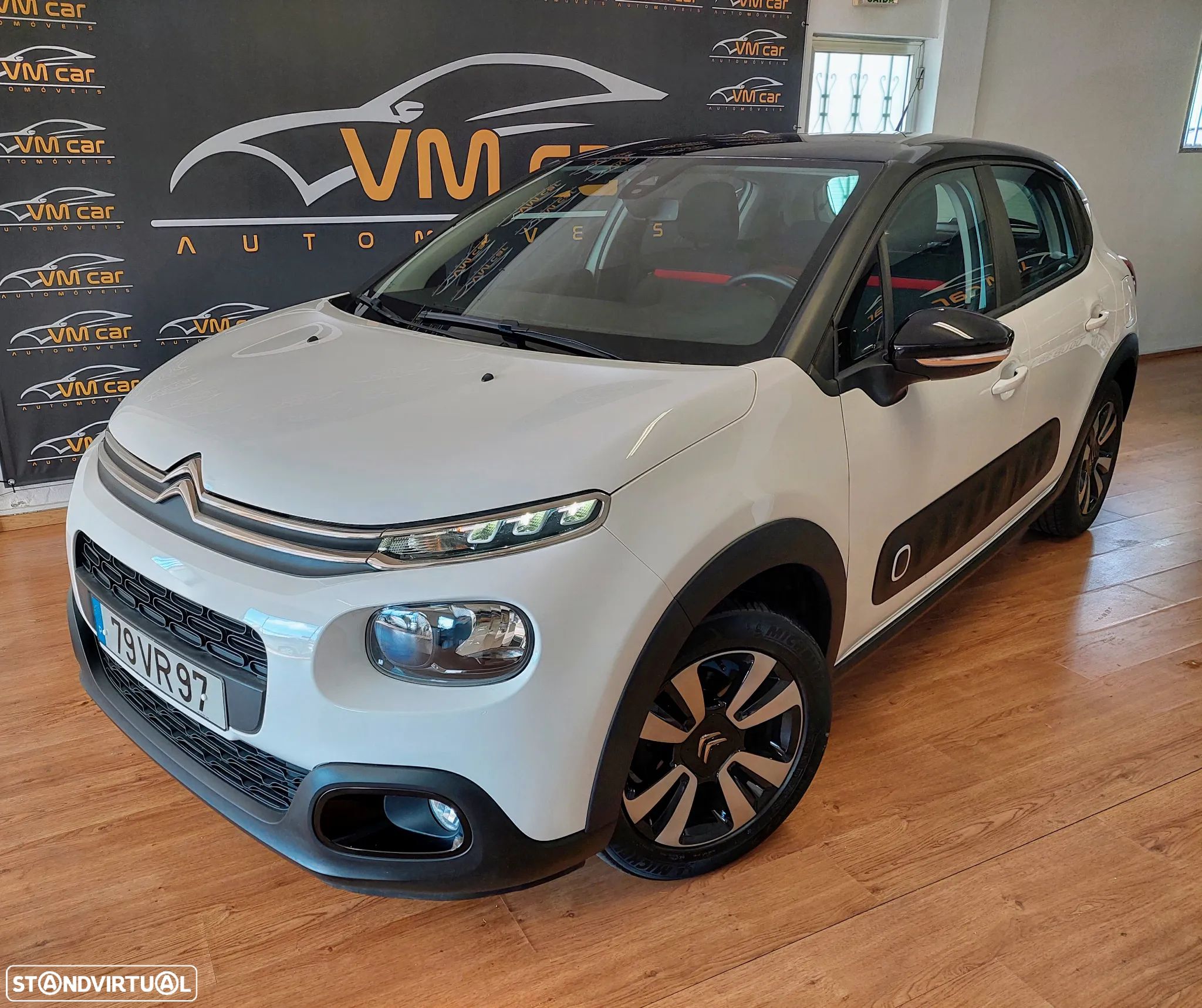 Citroën C3 1.2 PureTech Shine - 1