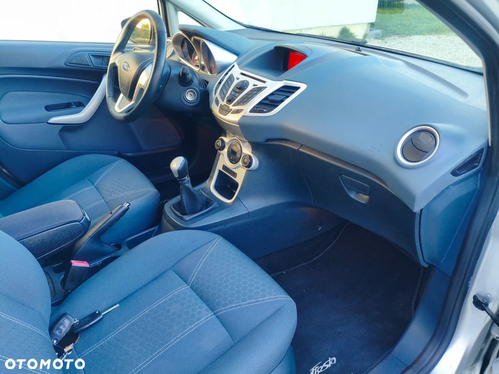 Ford Fiesta 1.25 Titanium EU5 - 13
