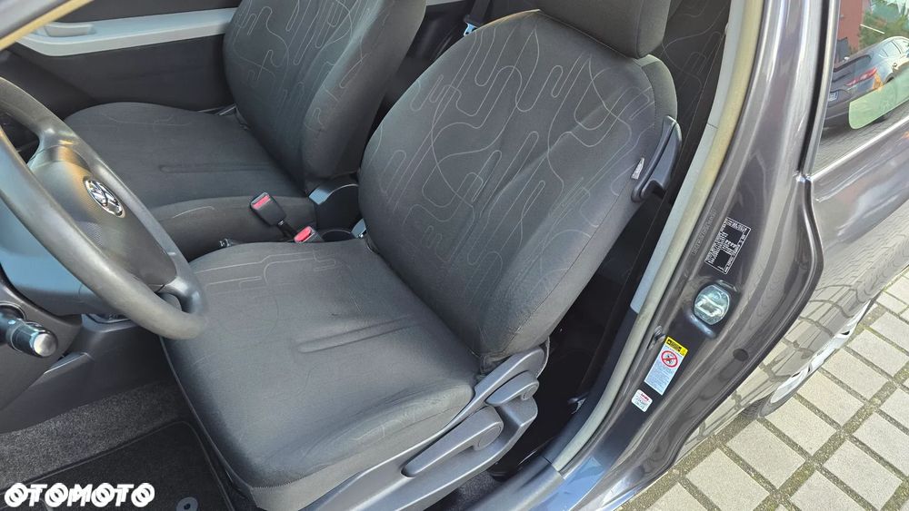 Toyota Yaris - 24