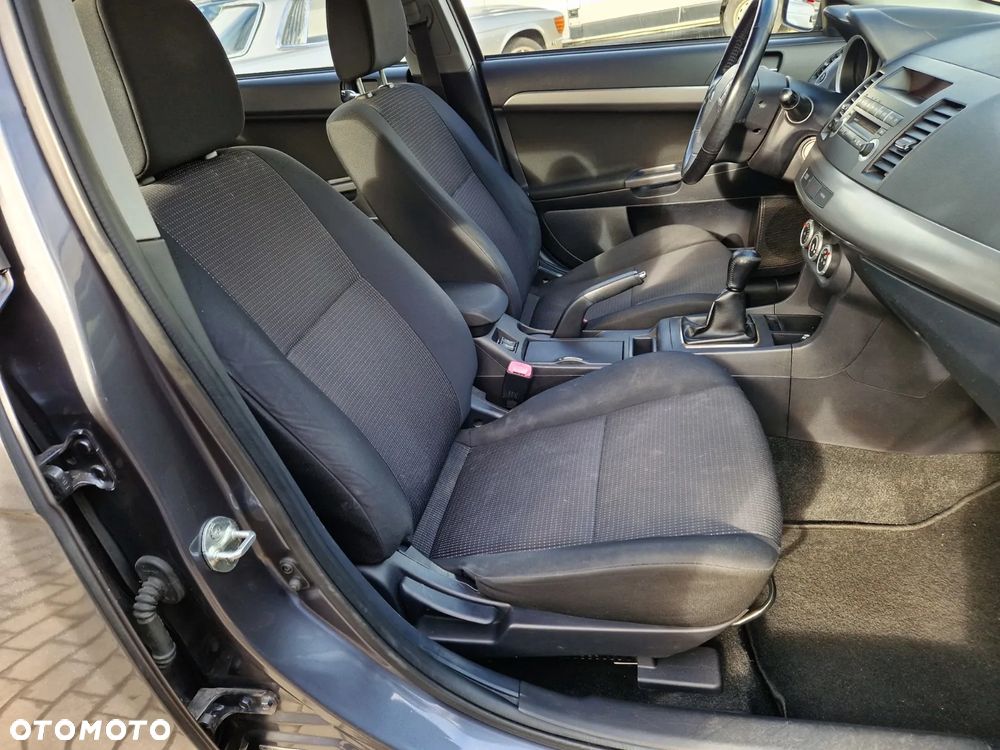 Mitsubishi Lancer - 21