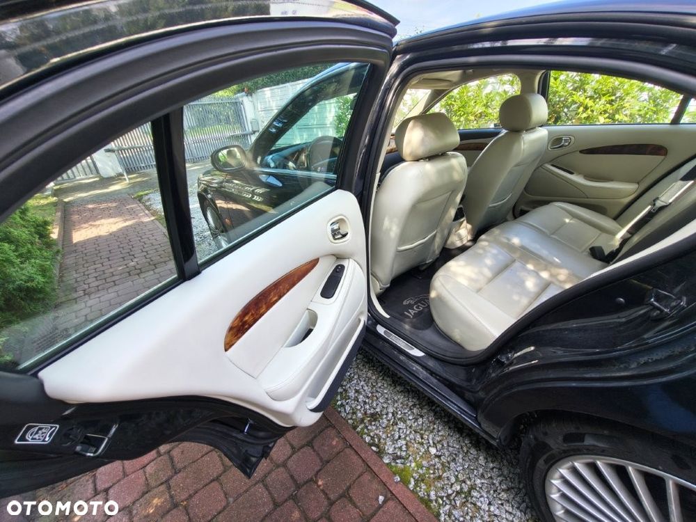 Jaguar S-Type - 9