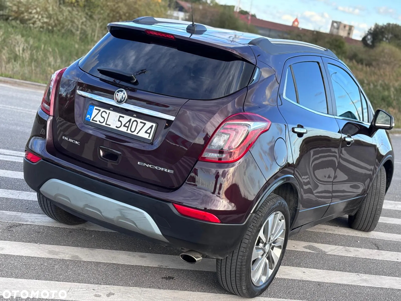 Buick Encore - 2