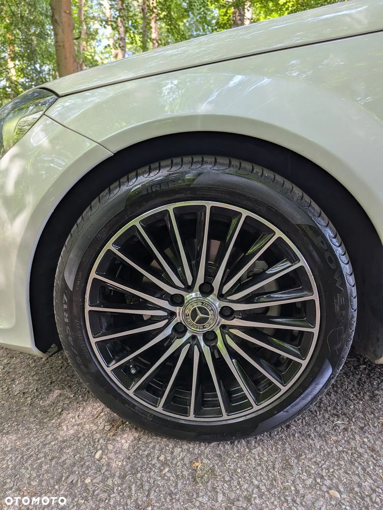 Mercedes-Benz Klasa C 200 CGI BlueEff Avantgarde - 4