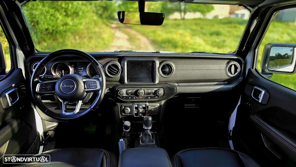 Jeep Wrangler Unlimited - 13