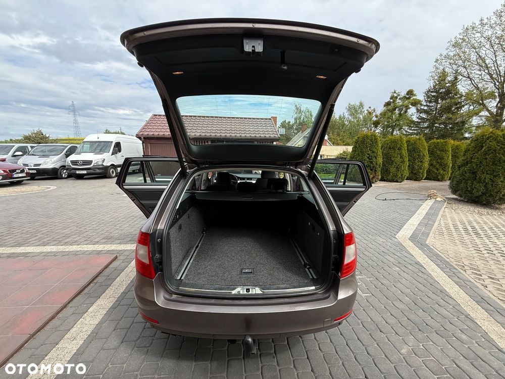 Skoda Superb 2.0 TDI DSG Elegance - 11