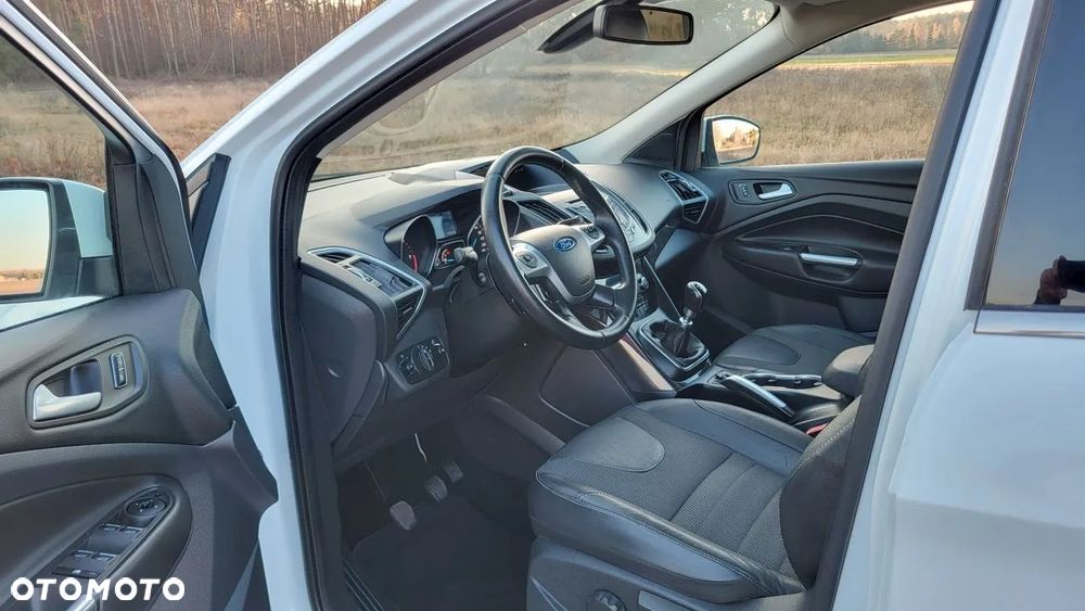 Ford Kuga 2.0 TDCi 2x4 Titanium - 17