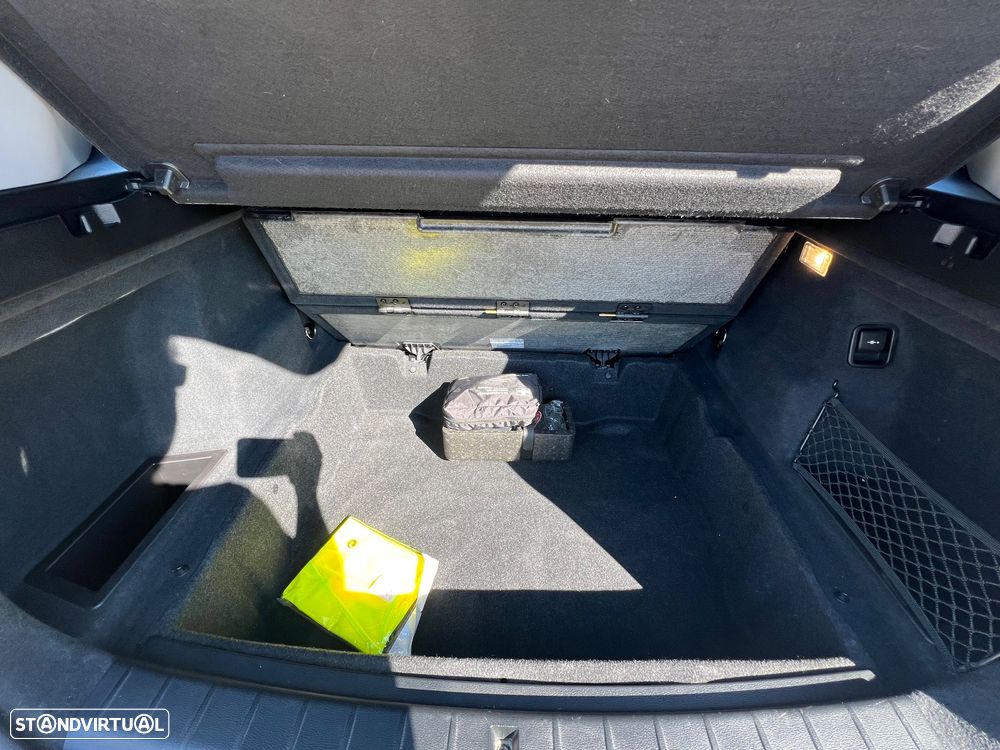 BMW X1 16 d sDrive Line xLine - 12